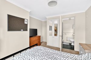 Photo 32- click for photo gallery